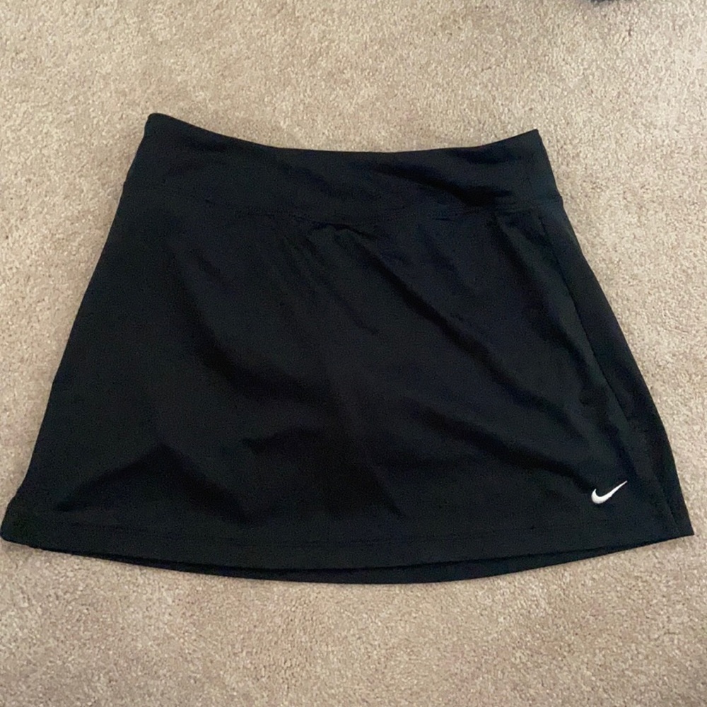 women’s black Nike skort size small